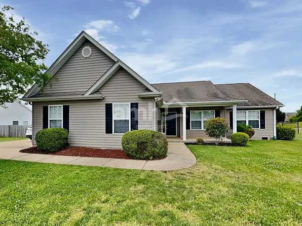 2 Gratiot Ln, Greer, SC 29651