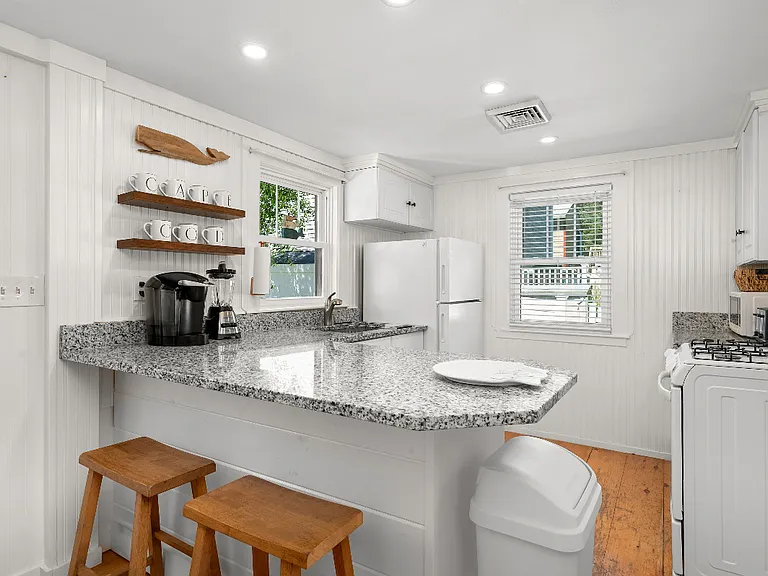 5 Beach Rd — Photo 11