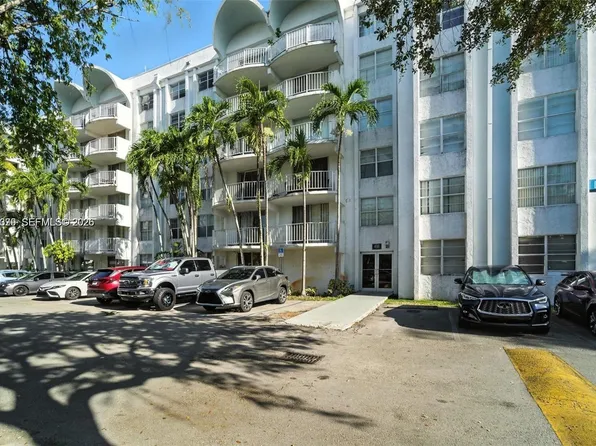 488 NW 165th Street Rd APT B408, Miami, FL 33169