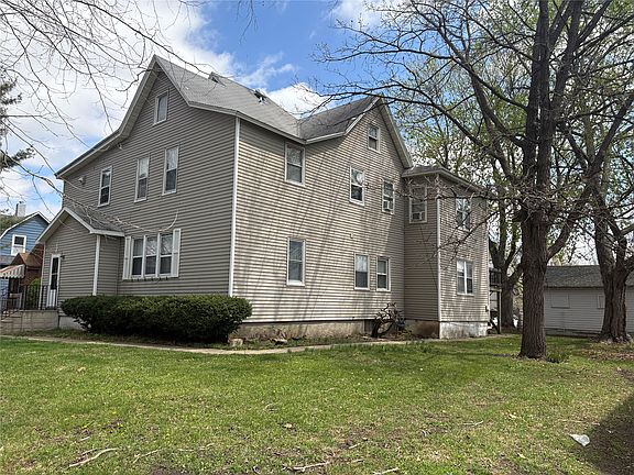 3rd image of 3419 1st St