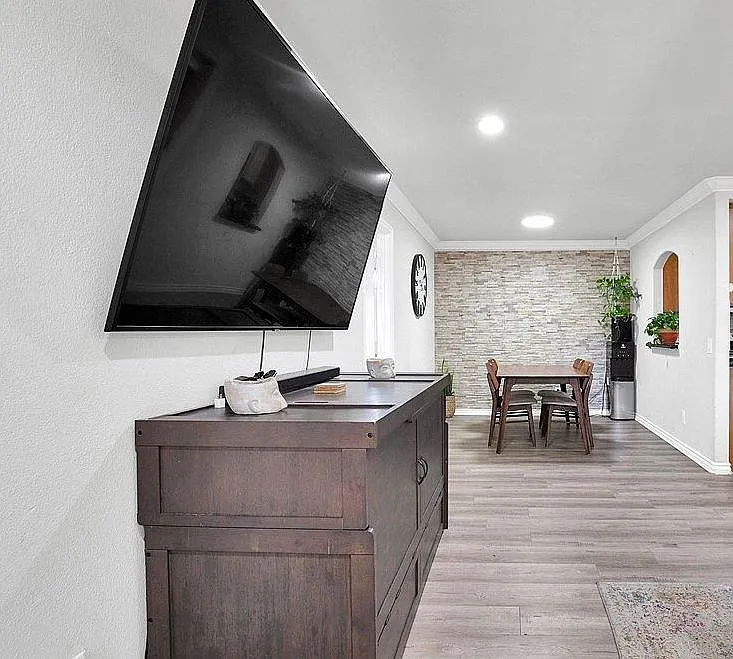 5054 Los Morros Way — Photo 3