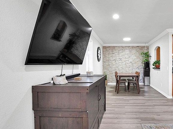 3rd image of 5054 Los Morros Way