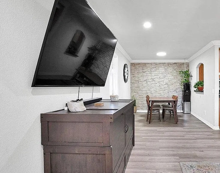5054 Los Morros Way — Photo 3