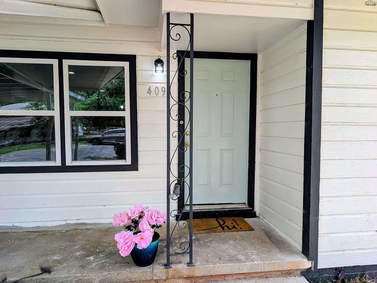 3 bed, 1.5 bath, 1348 sqft, $189,900 — Photo 3