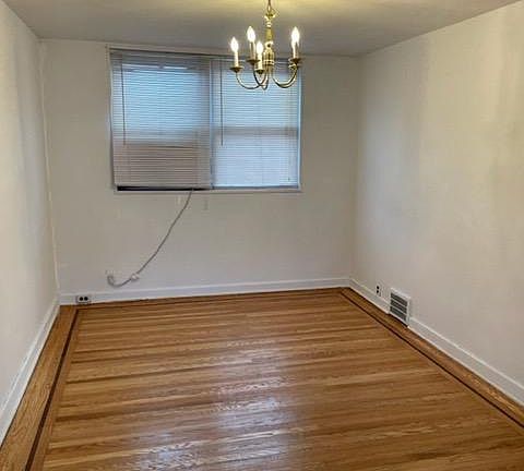 4th image of 7512 Gilbert St