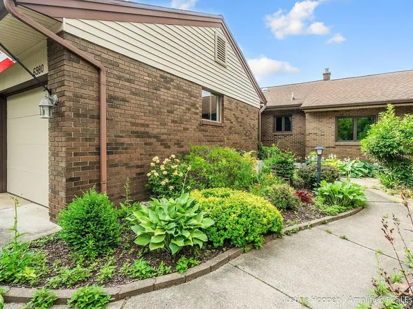 6980 Hollyhill Ct SW, Byron Center, MI 49315