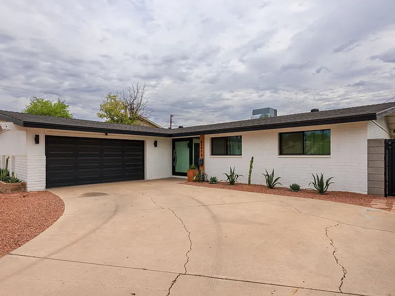 8743 E Palo Verde Dr — Photo 2