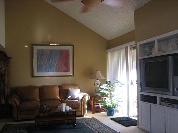 2nd image of 7300 N VIA CAMELLO DEL NORTE Drive #76