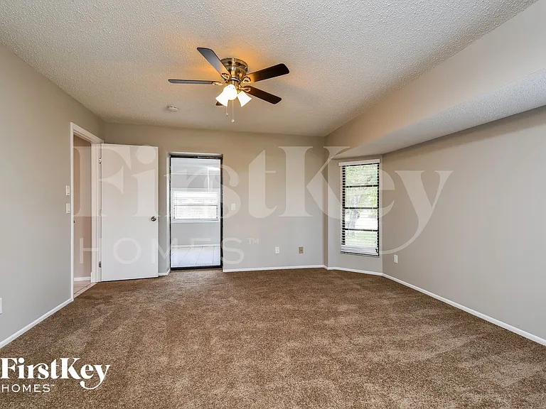 1000 Vega Ave NW — Photo 10