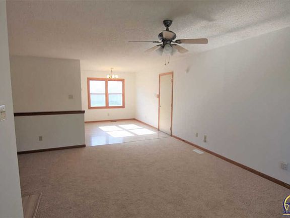 4th image of 660 N Porter St