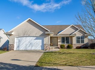 5823 Wheatland Dr SW, Cedar Rapids, IA 52404