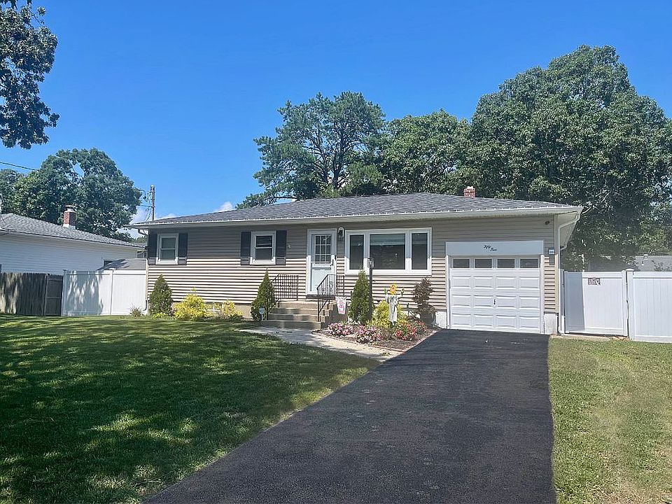 1st image of 55 Alcolade Dr E