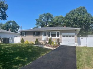 55 Alcolade Dr E, Shirley, NY 11967