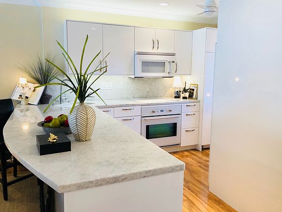 5th image of 2601 S Roosevelt Blvd APT 207A
