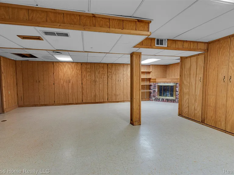 25217 Roan Ave — Photo 19