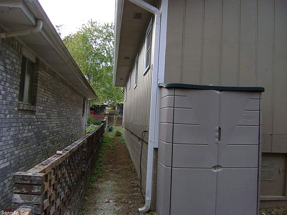 5th image of 206 Parliament Dr