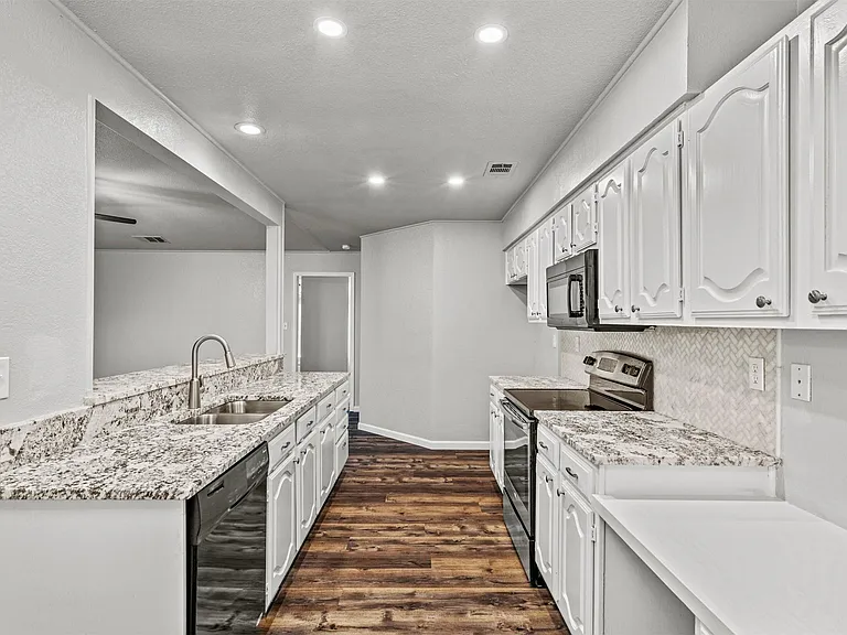 4219 Harvest Point Dr — Photo 15