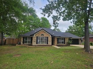 1002 Lindsey Ln, Lufkin, TX 75904