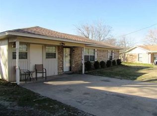 521 Circle Dr, Lindale, TX 75771