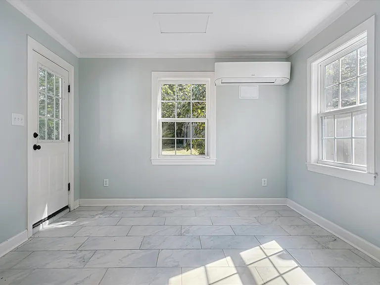 4525 Sequoia Rd — Photo 24