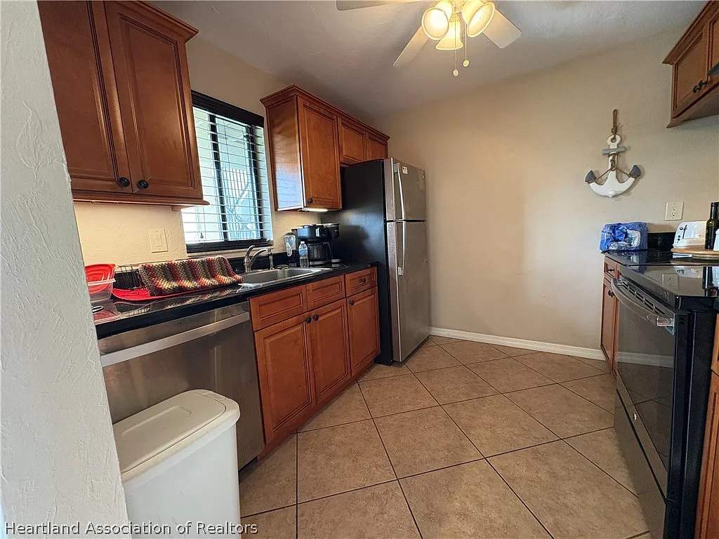 2 bed, 2.0 bath, 952 sqft, $2,500 — Photo 4