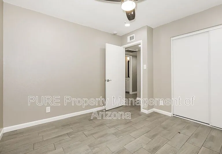 100 W Gary Dr #C — Photo 9