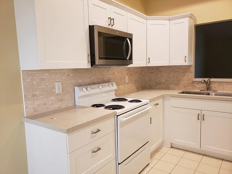 10875 Lake Front Pl #10875 — Photo 2