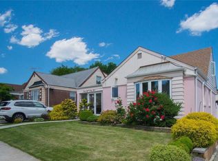 4833 192nd St, Fresh Meadows, NY 11365
