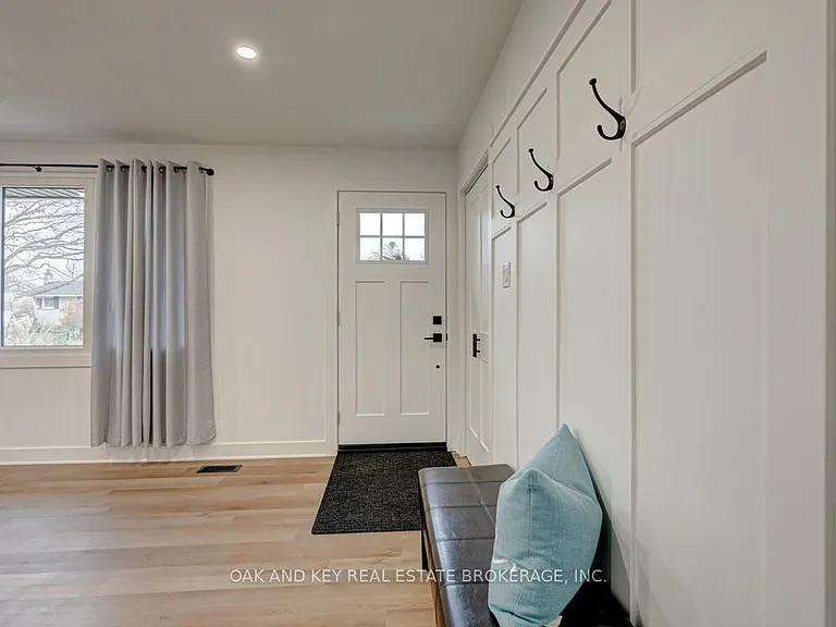 13 Dunwich Dr — Photo 5
