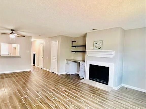5th image of 2112 Greenbriar Colony Dr