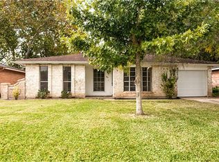 17014 Tibet Rd, Friendswood, TX 77546