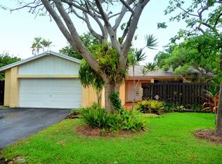 13388 SW 108 Street Cir, Miami, FL 33186