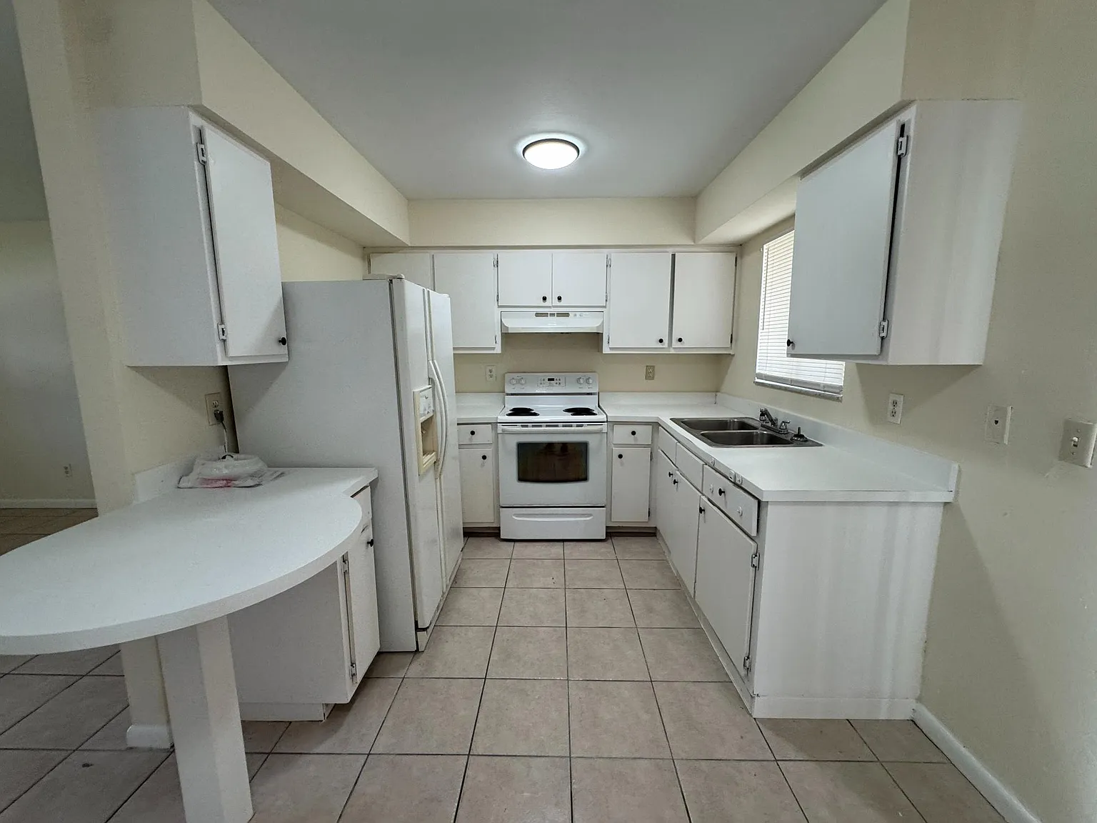 2 bed, 900 sqft, $1,050 — Photo 4