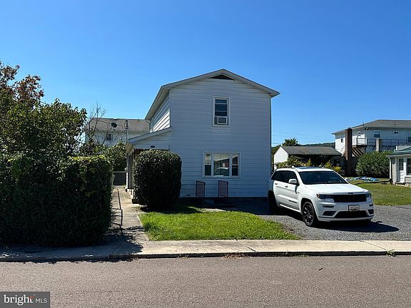 5th image of 196 W Mechanic St