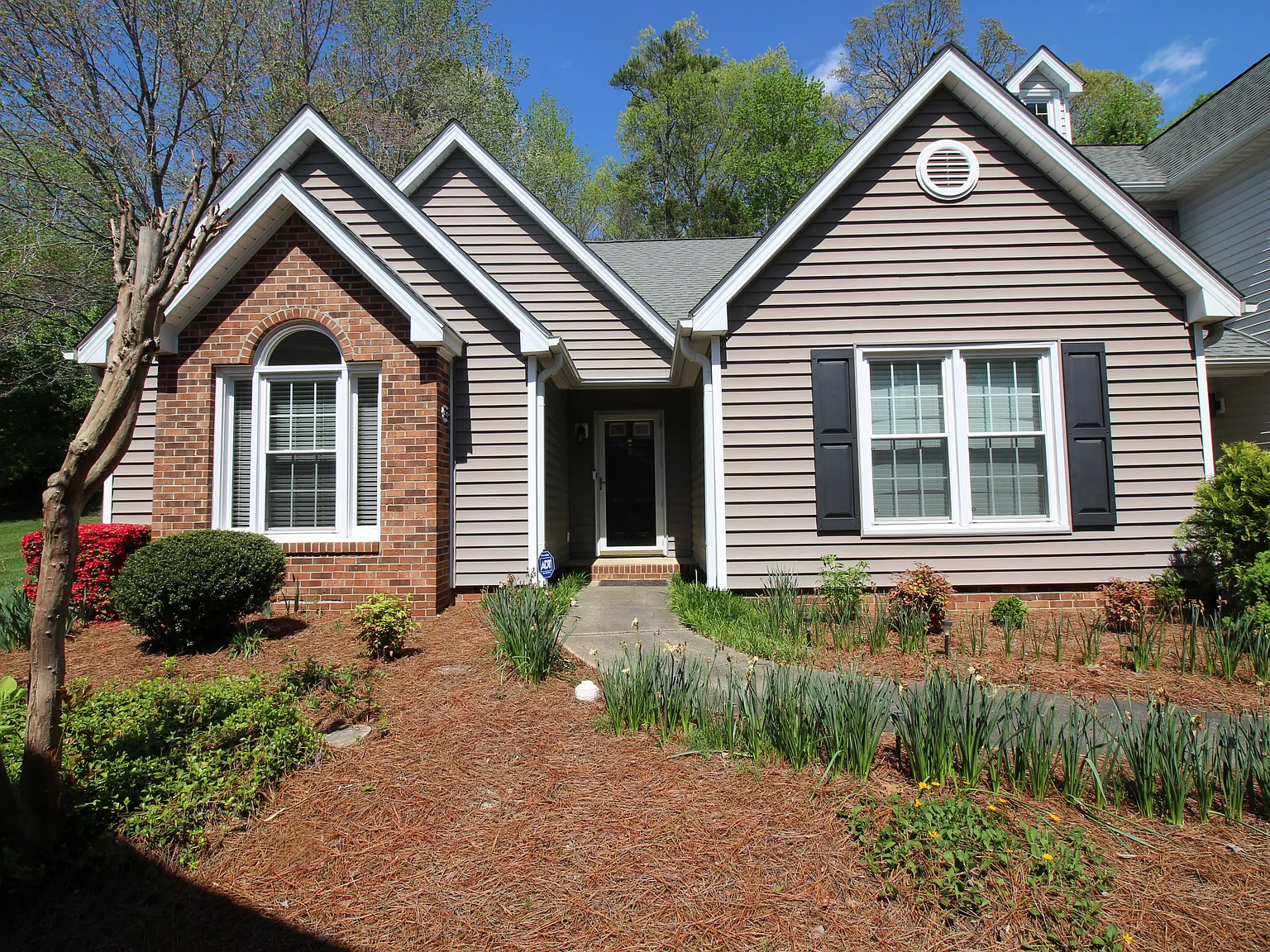 3 bed, 1662 sqft, $1,800 — Photo 2