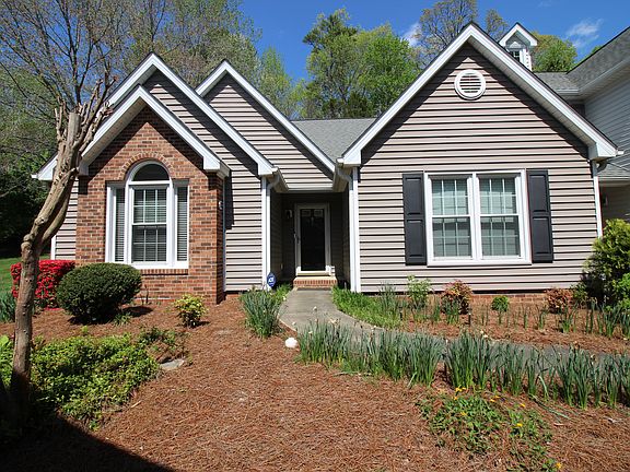 2nd image of 33 Cedar Knoll Dr