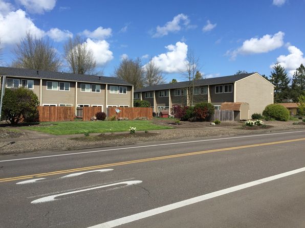 387 NE Conifer Blvd