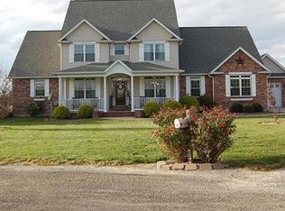 9209 Launius Dr, Saint Jacob, IL 62281