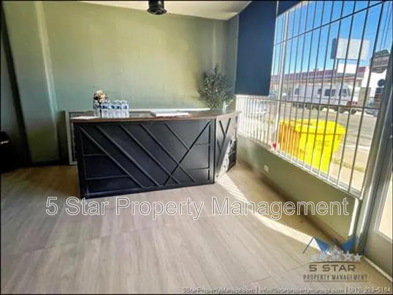 1909 E Yandell Dr #1913 — Photo 7