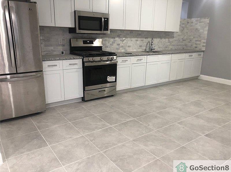 2nd image of 1847 Lee Blvd APT 1