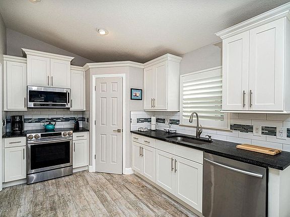 5th image of 5731 Sea Lavender Pl