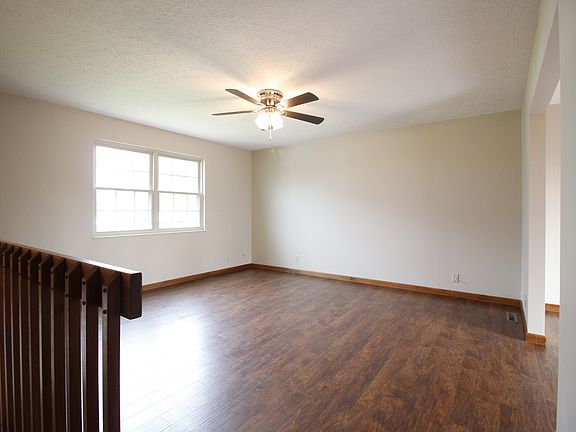 2nd image of 3014 City View Dr