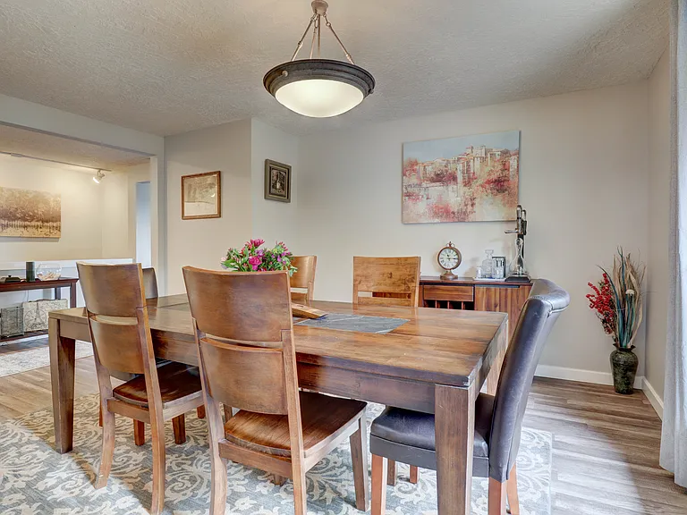 Windemere Dr NW — Photo 9