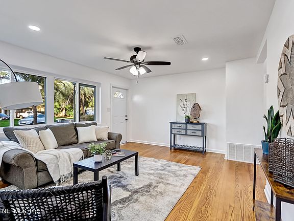 4th image of 4436 DE KALB Avenue