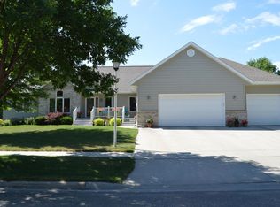 2324 Ashwood Dr, Aberdeen, SD 57401
