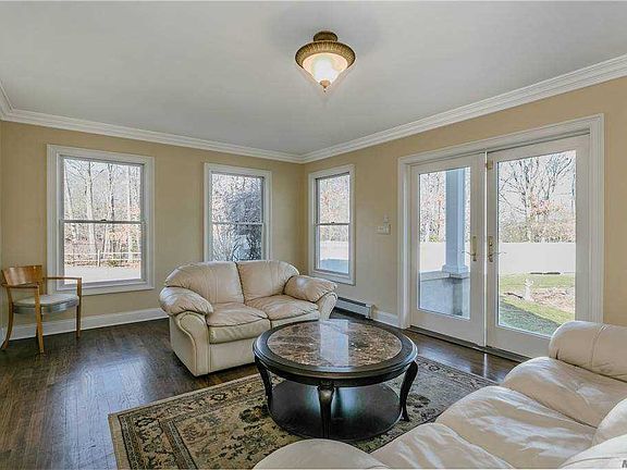 5th image of 4 Mountain View Dr