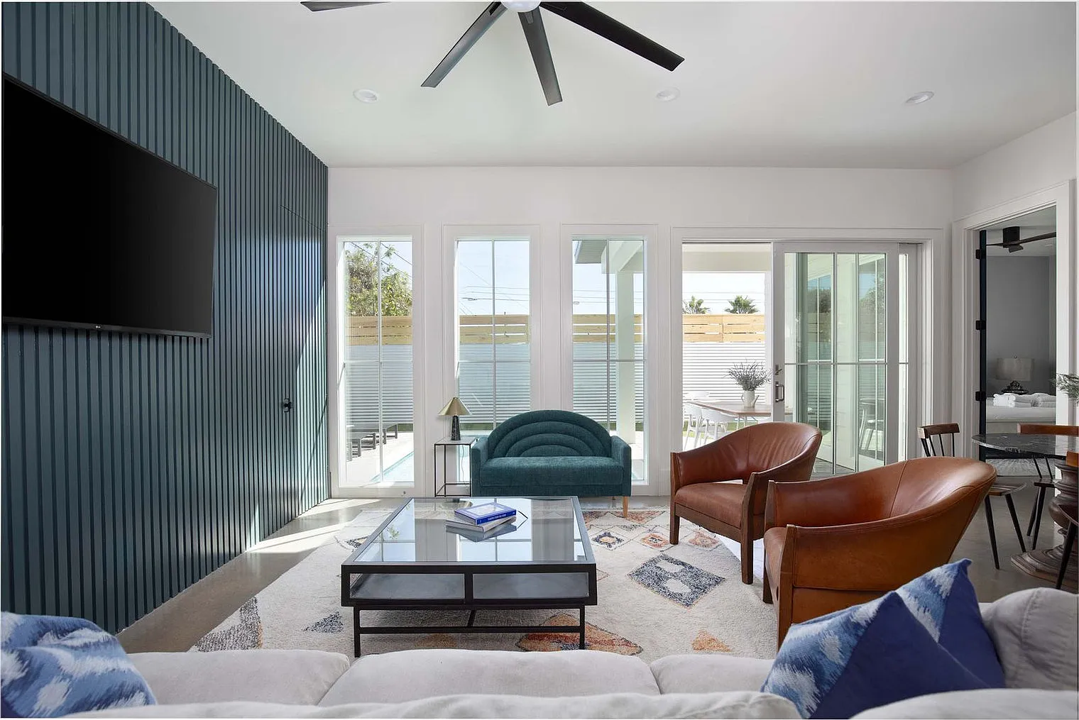 4 bed, 3.0 bath, 2195 sqft, $8,073 — Photo 3