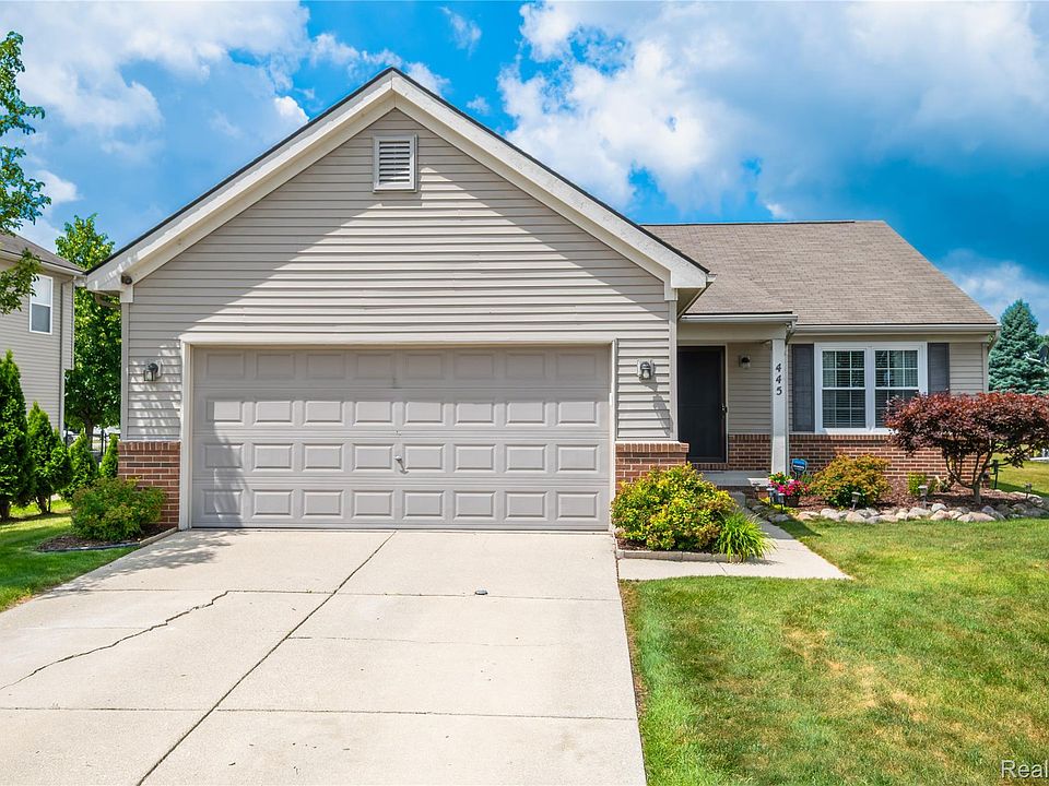 1st image of 445 Lydia Ln