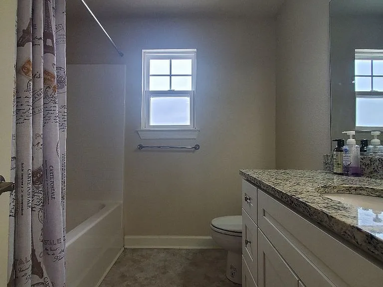 102 Stedman Ln W — Photo 23