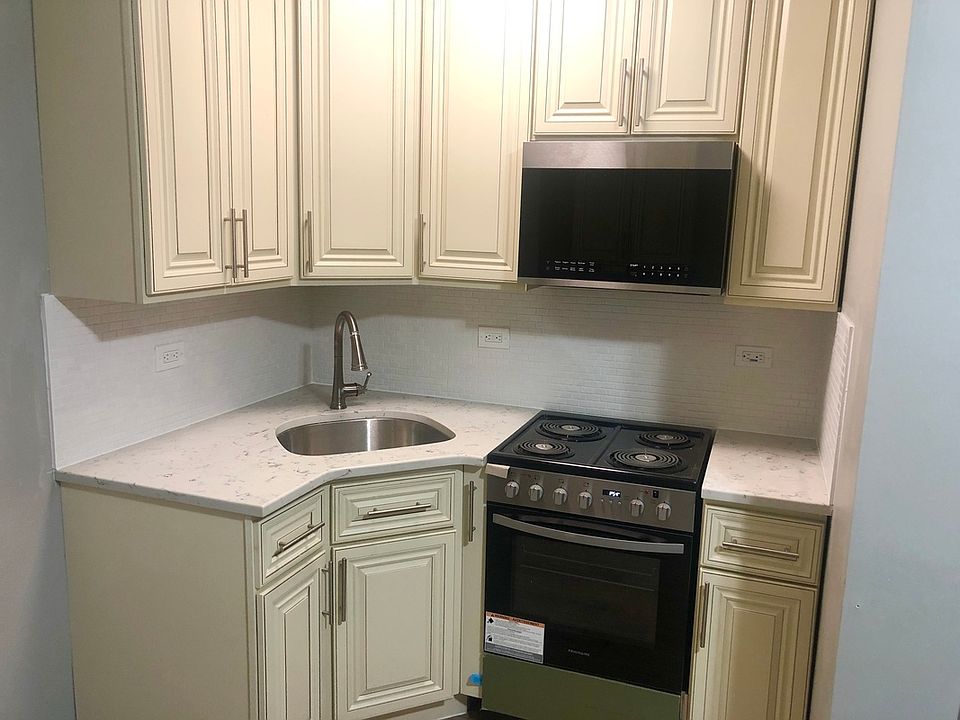 1st image of 38-15 Crescent St #1